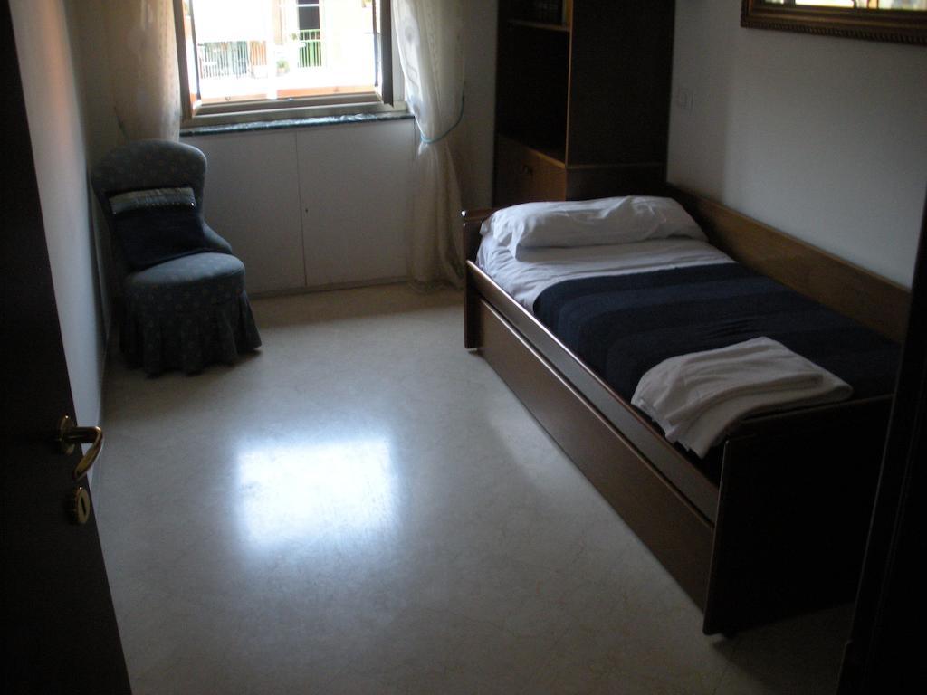 Casa Garbata Bed & Breakfast Рим Стая снимка